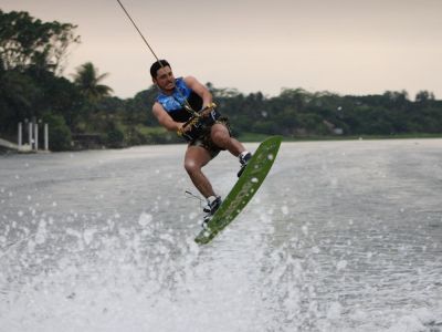Wear Shoes Wakeboarding? » Get The Facts Right Here!